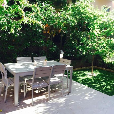 A Casa Di Esther โบโลญญา ภายนอก รูปภาพ