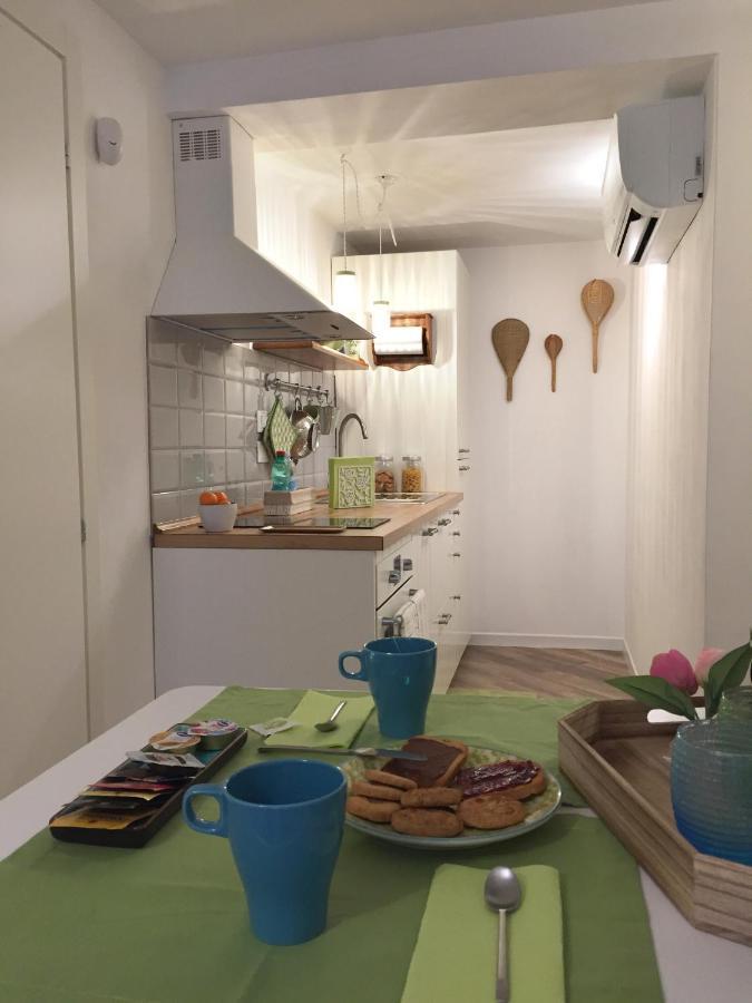 A Casa Di Esther โบโลญญา ภายนอก รูปภาพ
