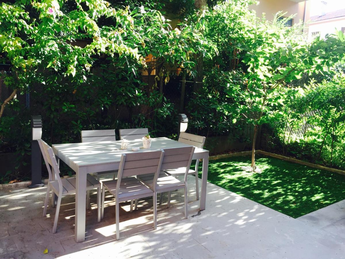 A Casa Di Esther โบโลญญา ภายนอก รูปภาพ