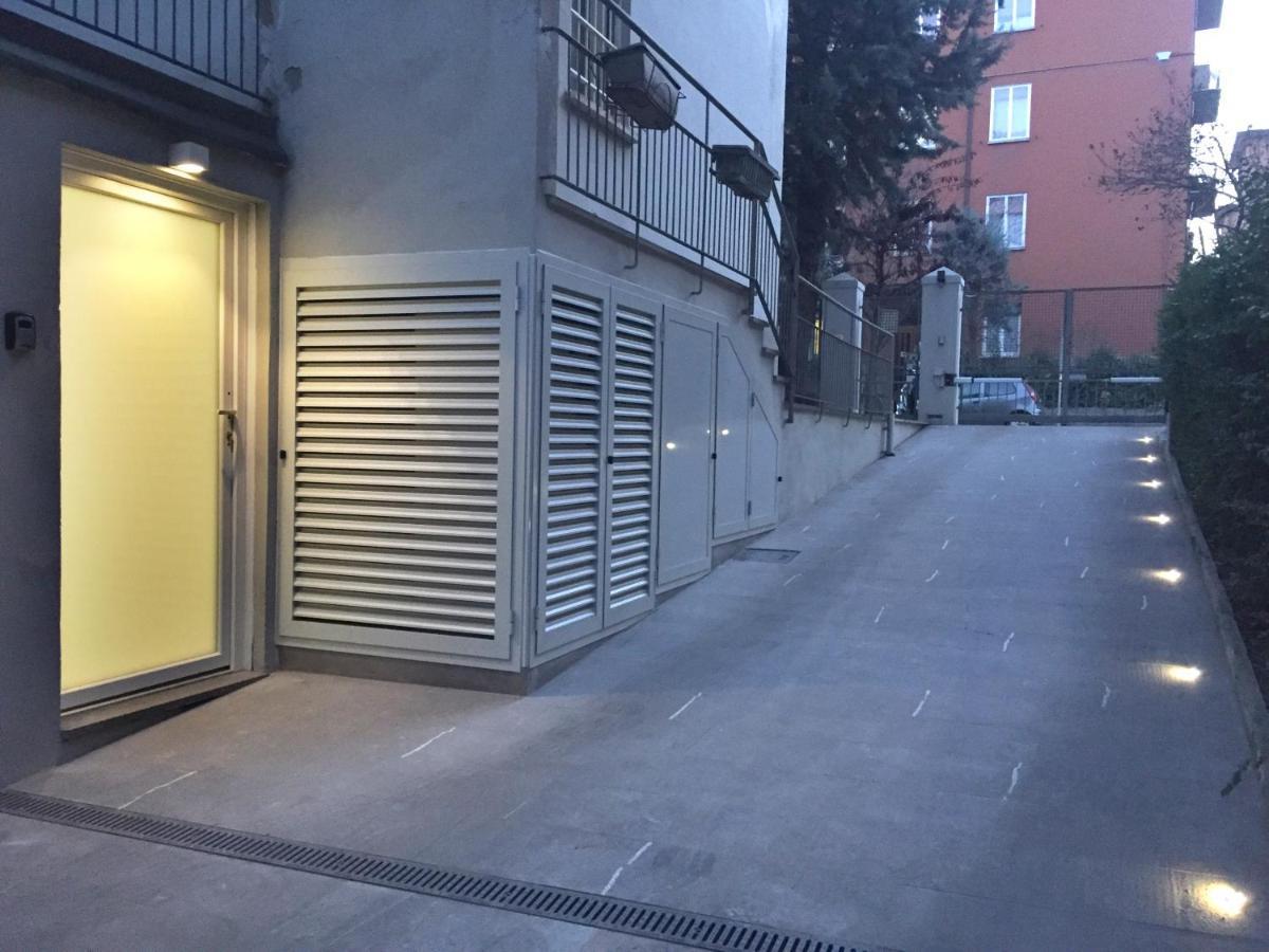 A Casa Di Esther โบโลญญา ภายนอก รูปภาพ